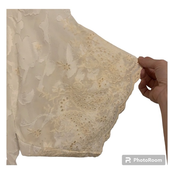 Francesca’s | Lace Kimono | Cream & White - Picture 3 of 4